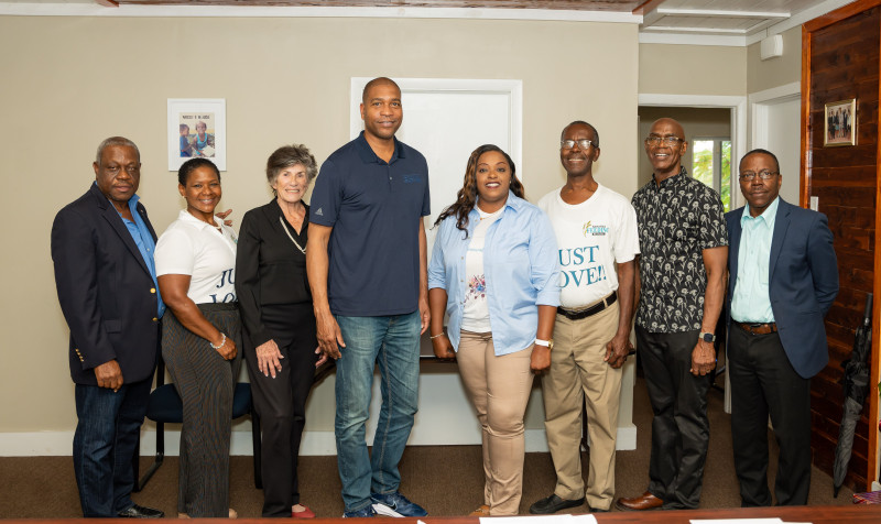 Bahamas Feeding Network Receives 20,000 lbs of holiday food from Royal Caribbean International