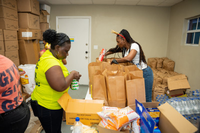 Bahamas Feeding Network Receives 20,000 lbs of holiday food from Royal Caribbean International